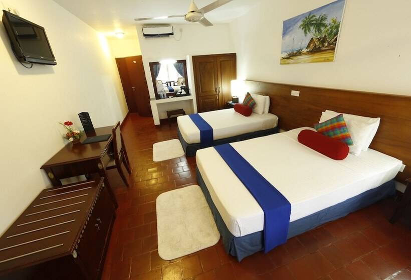 בית מלון כפרי Catamaran Beach