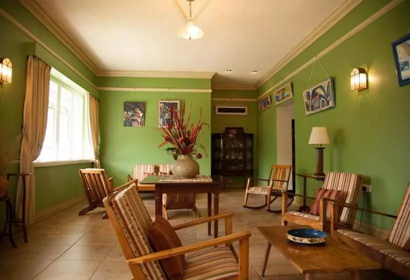 هتل Grand View Beach