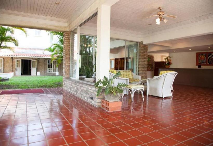 هتل Grand View Beach