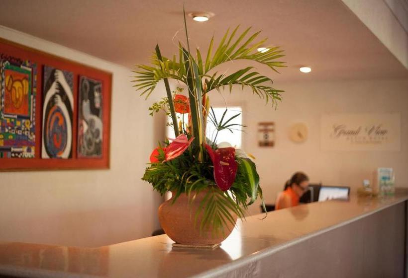 هتل Grand View Beach