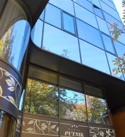 ホテル Putnik