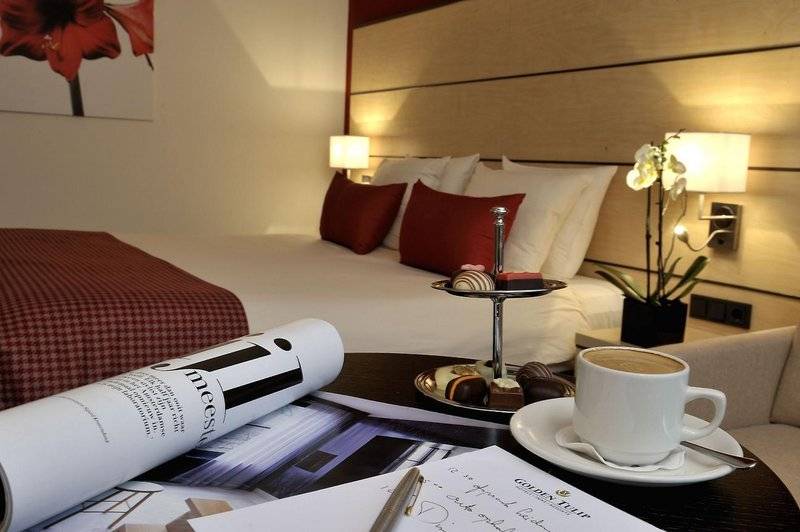 Hotelli Golden Tulip Leiden Centre