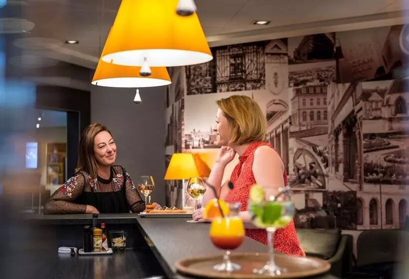 호텔 Ibis Port De Plaisance