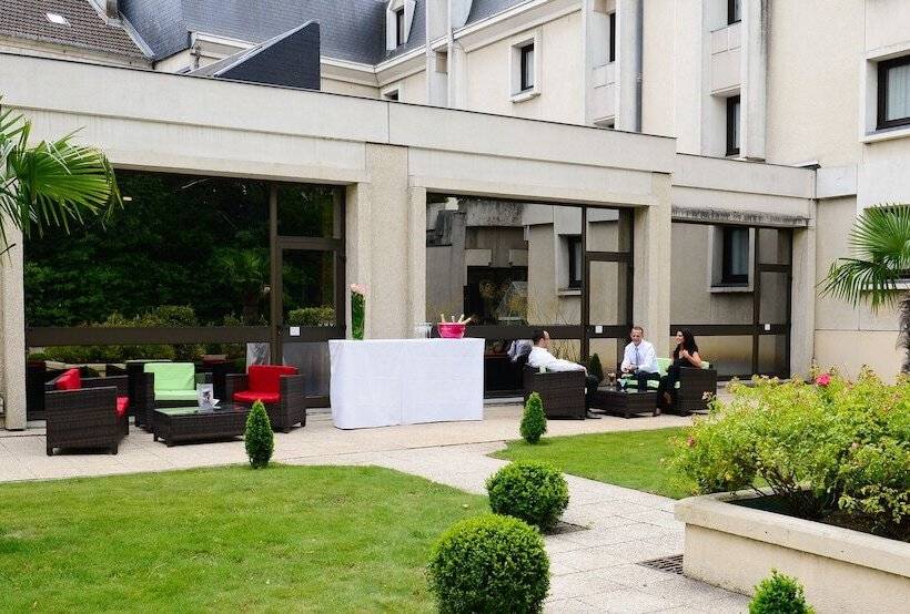 هتل Ibis Port De Plaisance