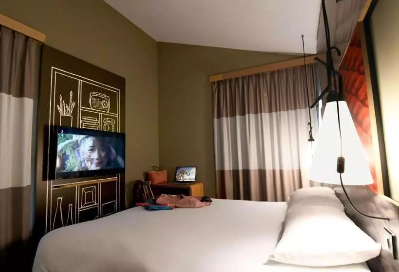 Отель Ibis Nantes Saint Herblain