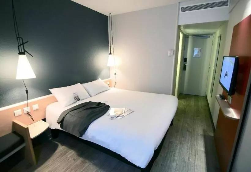 Отель Ibis Nantes Saint Herblain