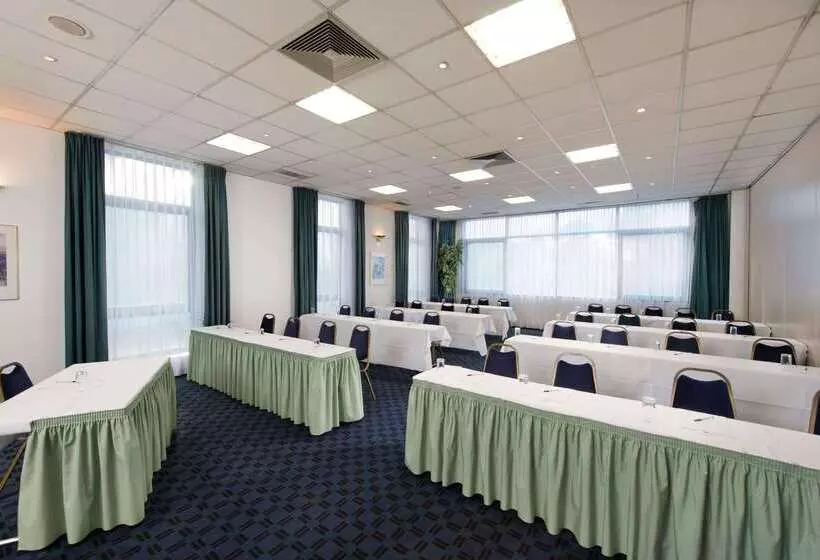 Отель Wyndham Garden Duesseldorf Mettmann