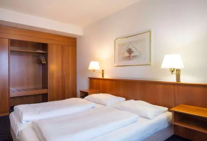 Отель Wyndham Garden Duesseldorf Mettmann