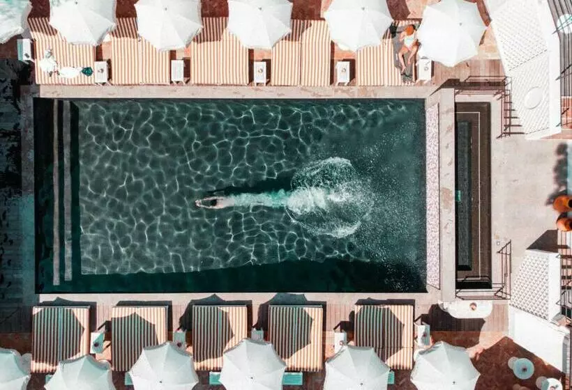 Отель Des Lices