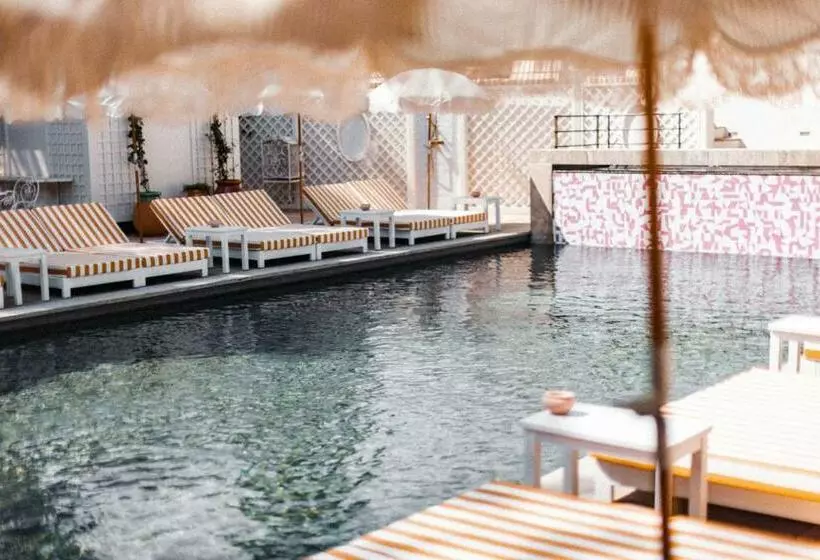 Отель Des Lices