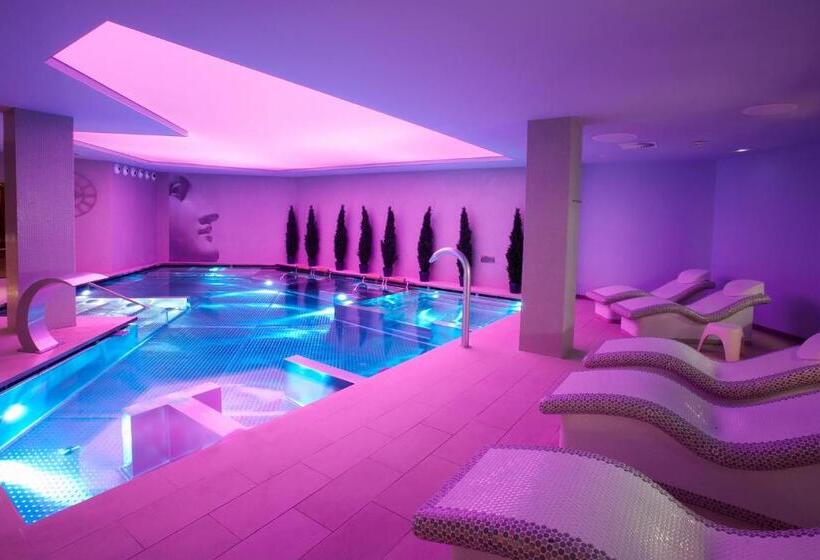 Grand Plaza Hotel & Wellness