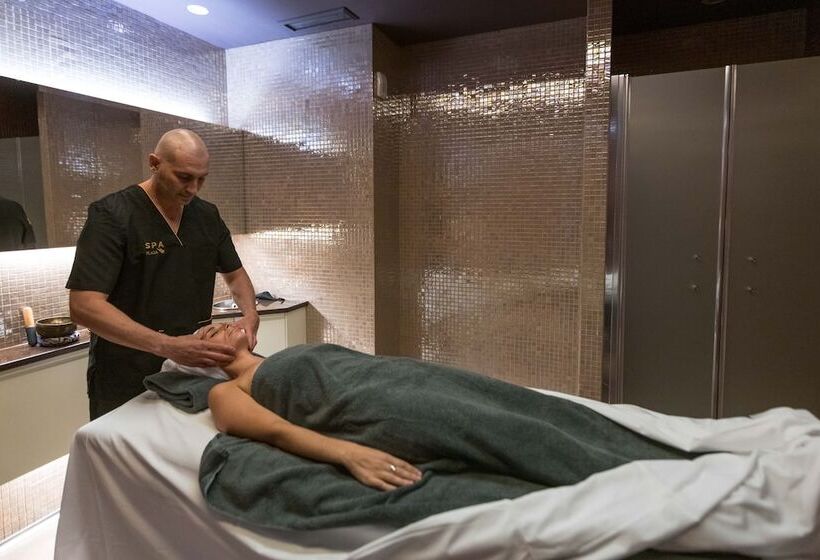 Grand Plaza Hotel & Wellness