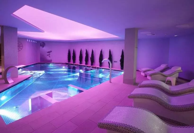 Grand Plaza Hotel & Wellness