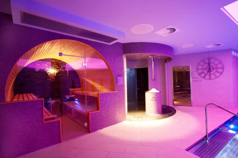 Grand Plaza Hotel & Wellness