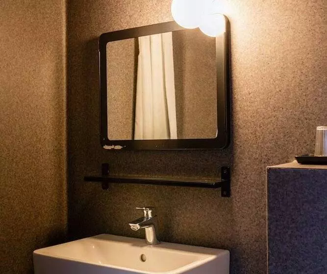 هتل Leifur Eiríksson