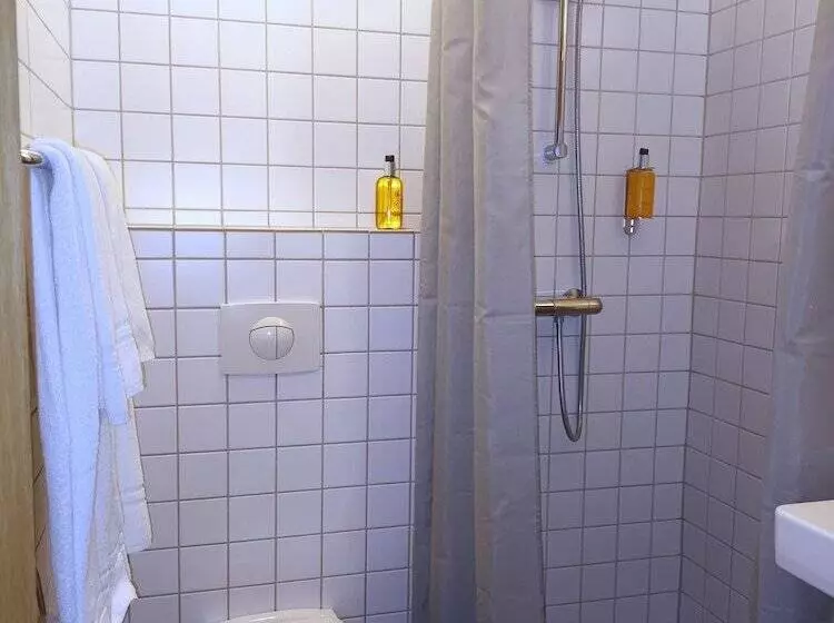 هتل Leifur Eiríksson