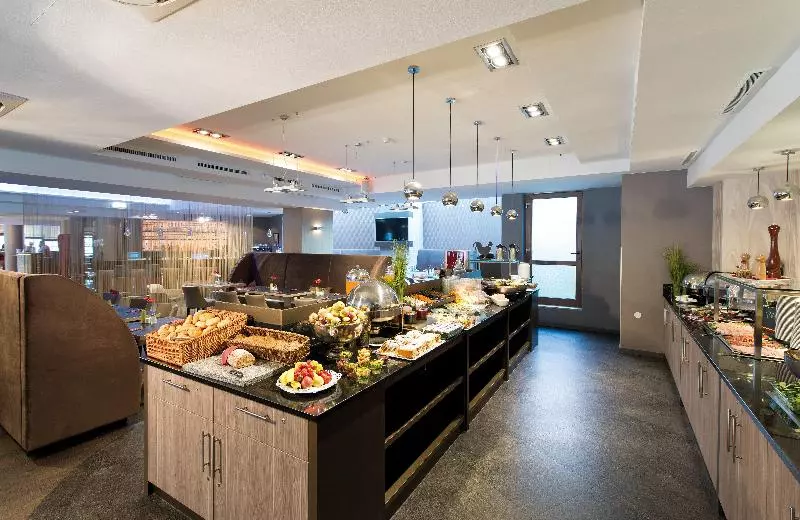 فندق Leonardo Vienna Westbahnhof