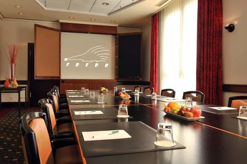 ホテル Trip Inn Frankfurt Nordwestzentrum