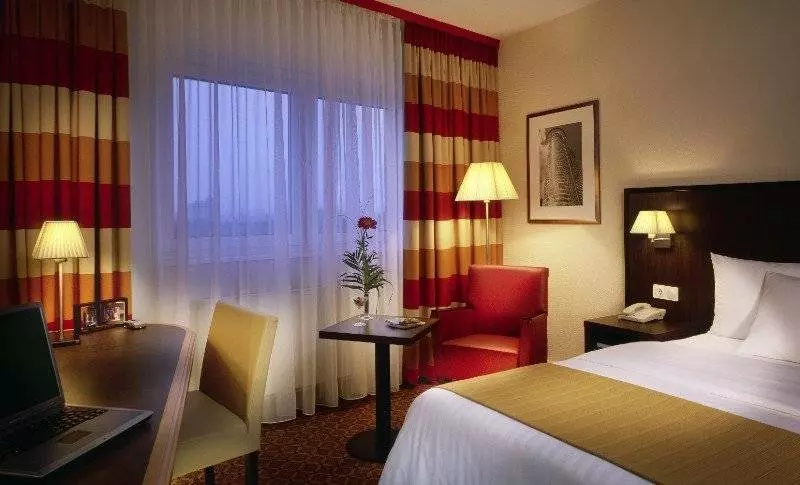 ホテル Trip Inn Frankfurt Nordwestzentrum