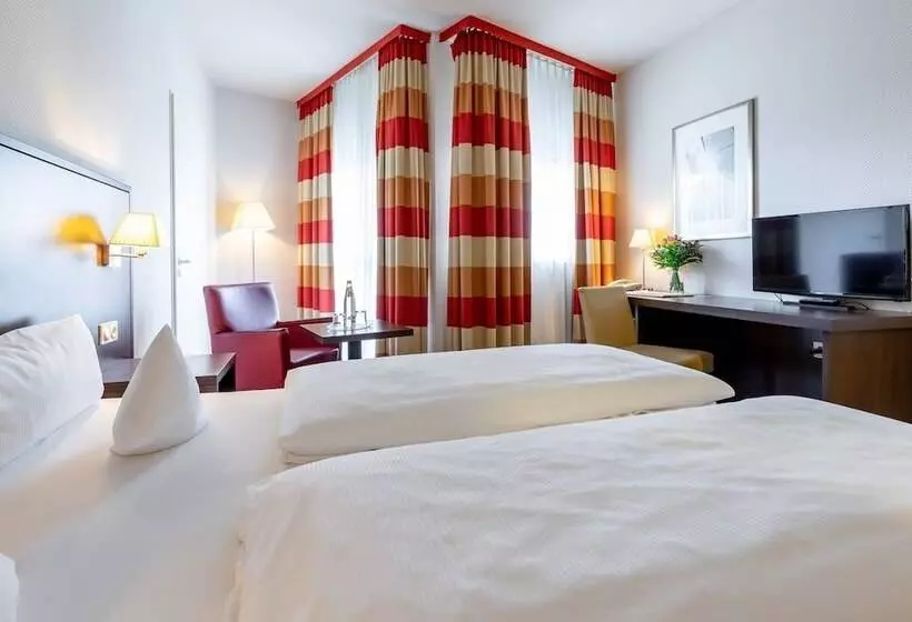 ホテル Trip Inn Frankfurt Nordwestzentrum