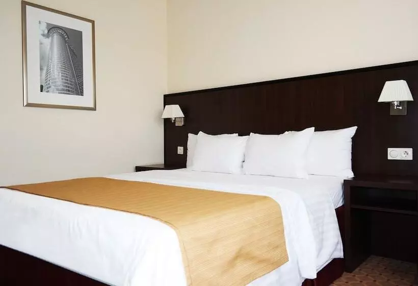 ホテル Trip Inn Frankfurt Nordwestzentrum