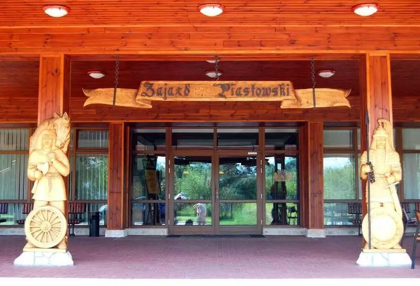 호텔 Zajazd Piastowski