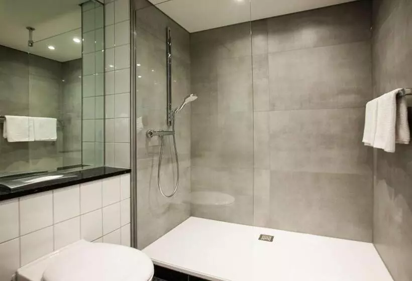 Atlantic Hotel Airport