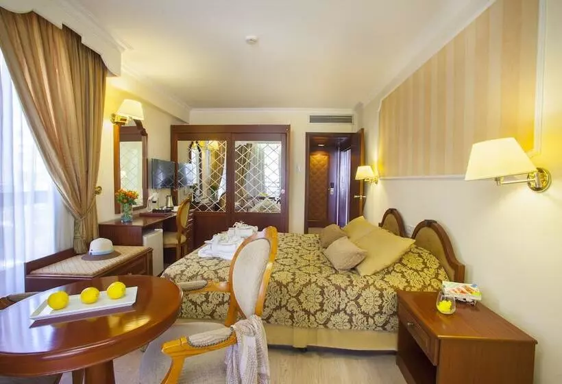 Odysseia Hotel Kapetanios