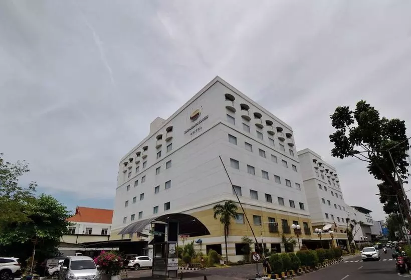 Surabaya Suites Hotel Powered By Archipelago