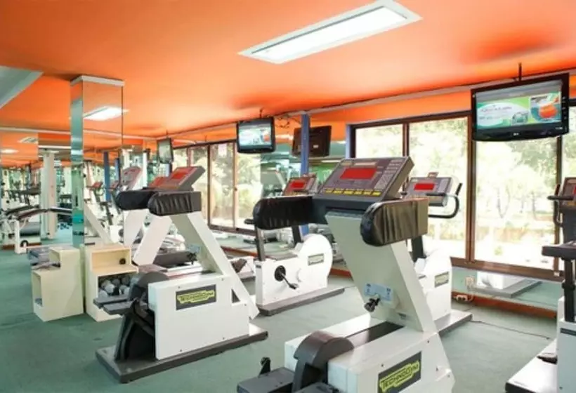 Surabaya Suites Hotel Powered By Archipelago