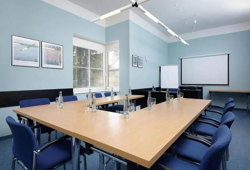 호텔 Tulipan Pruhonice