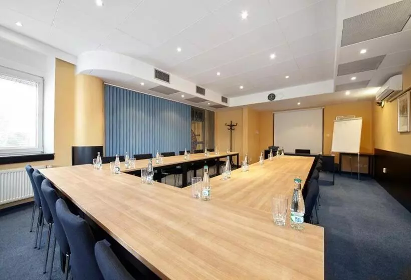 호텔 Tulipan Pruhonice