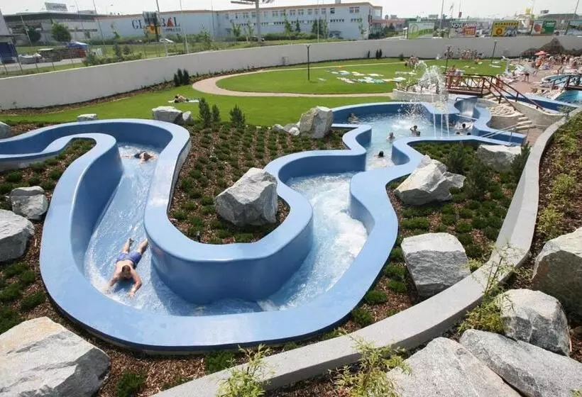 호텔 Tulipan Pruhonice