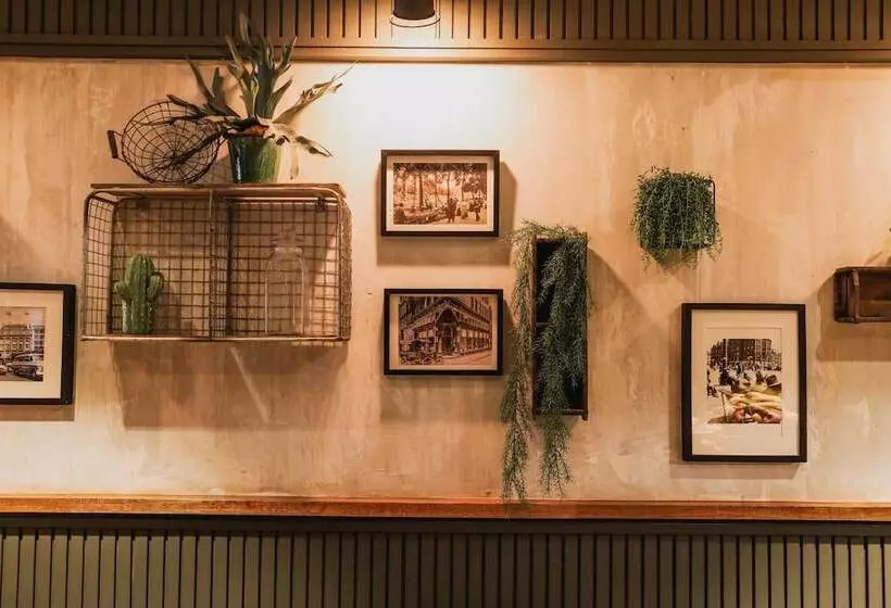 Отель Corner House