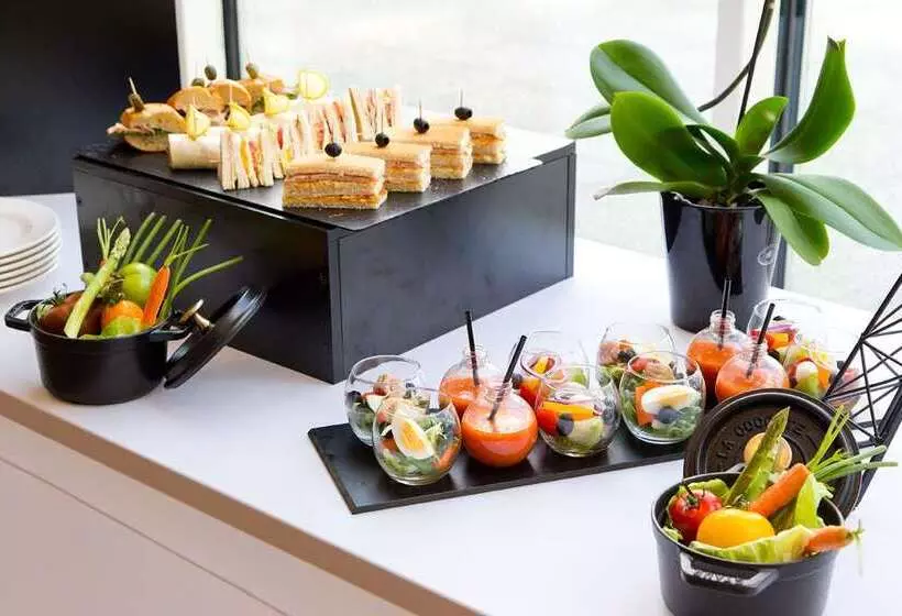 בית מלון כפרי Hilton Paris Charles De Gaulle Airport