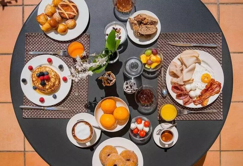 هتل Mercure Napoli Centro Angioino