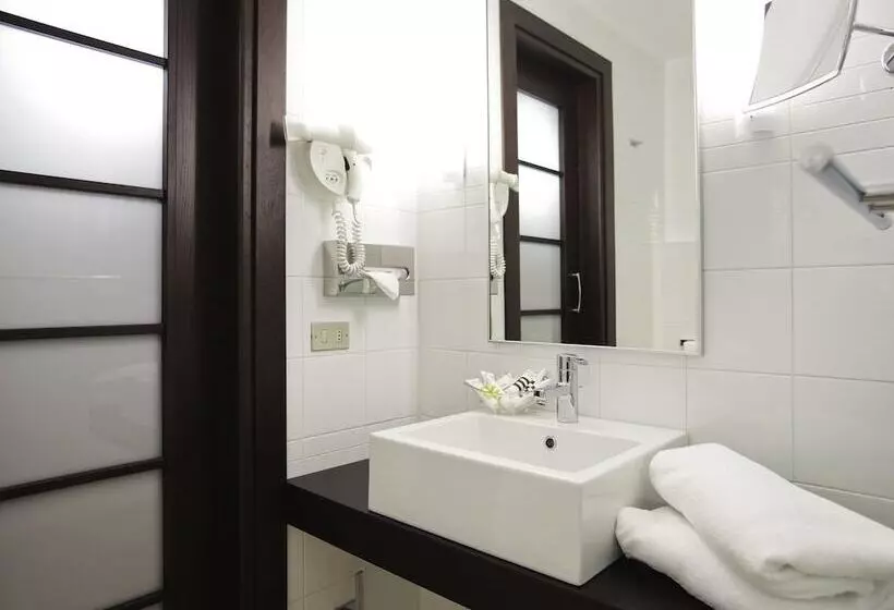 هتل Mercure Napoli Centro Angioino