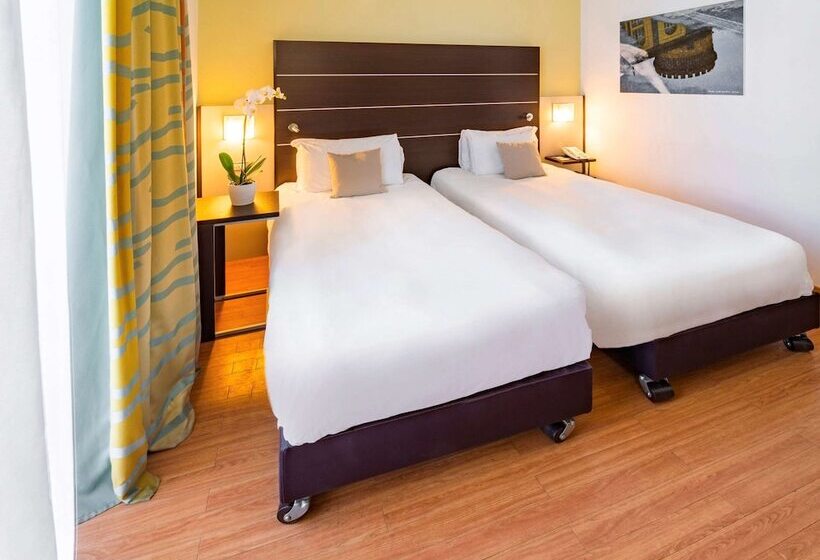 هتل Mercure Napoli Centro Angioino