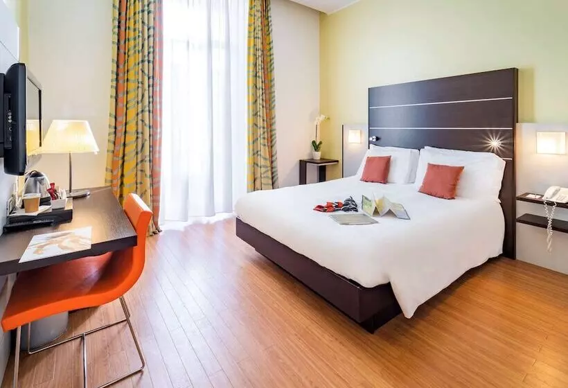 هتل Mercure Napoli Centro Angioino