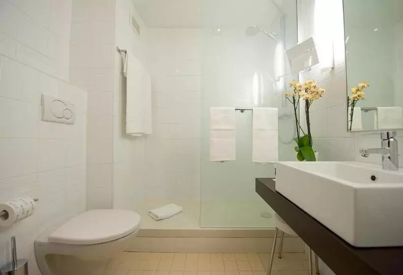 هتل Mercure Napoli Centro Angioino