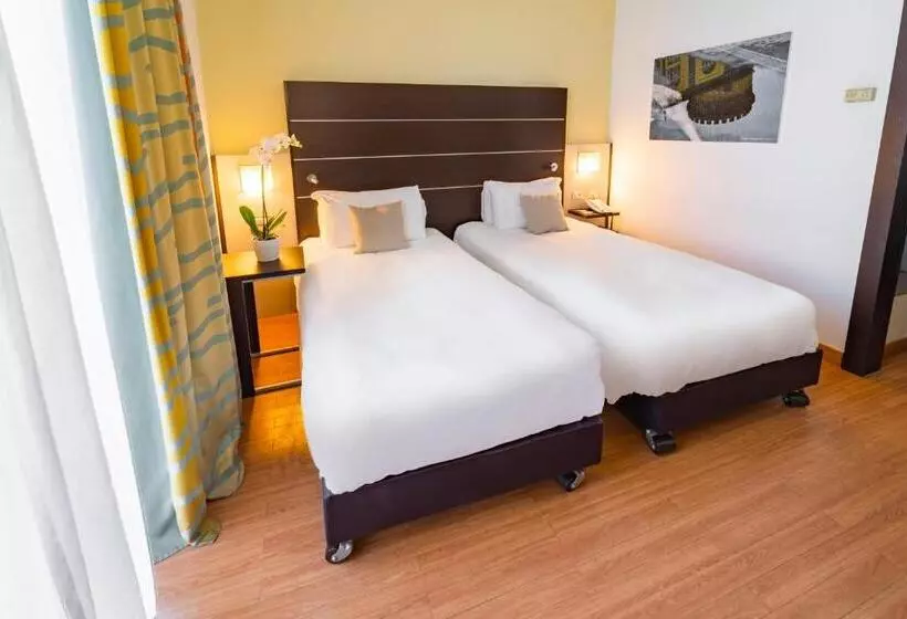 هتل Mercure Napoli Centro Angioino