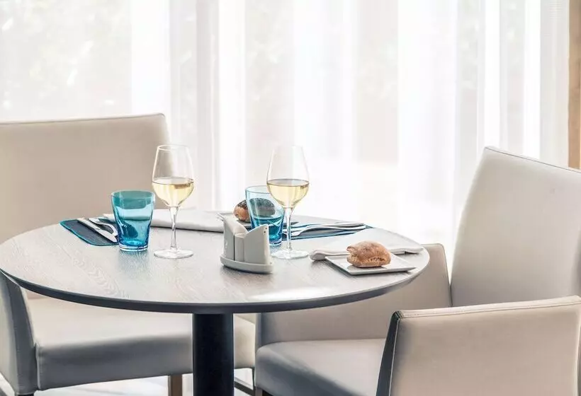 ホテル Mercure Montpellier Centre Antigone