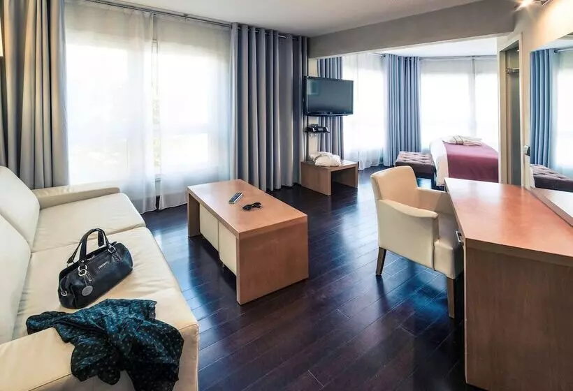 ホテル Mercure Montpellier Centre Antigone
