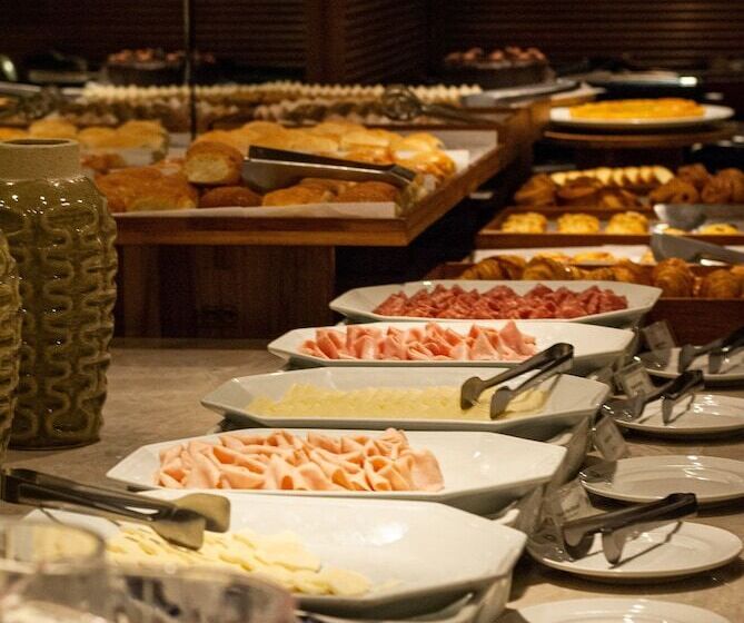 בית מלון כפרי Grand Mercure Curitiba Rayon