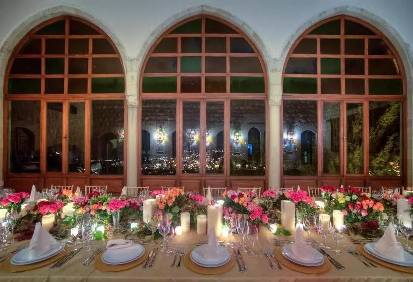 هتل Mir Amin Palace