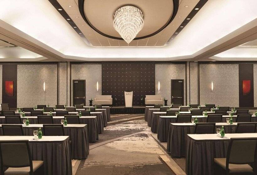 Radisson Hotel Vancouver Airport