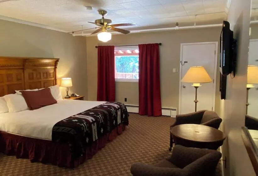 בית מלון כפרי The Historic Redstone Inn