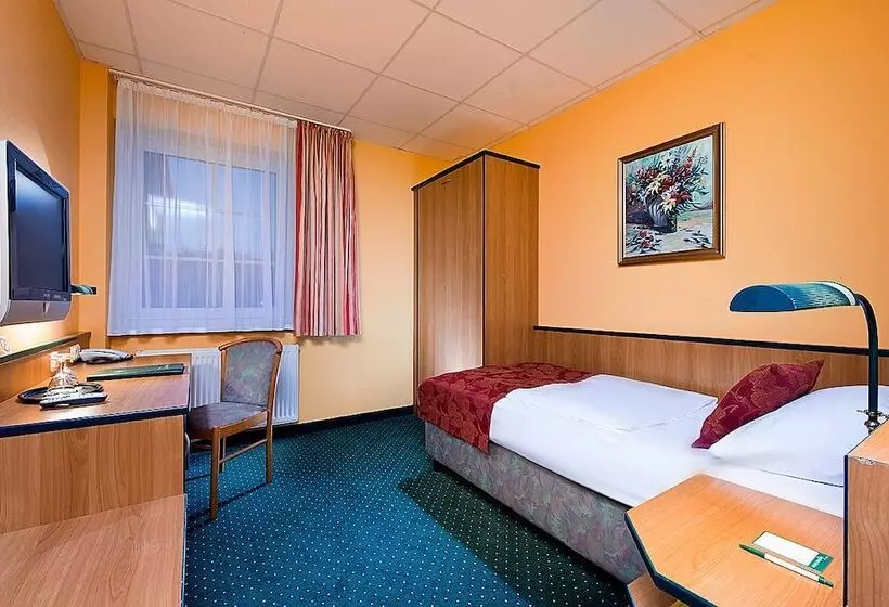 Отель Landhaus Dierkow