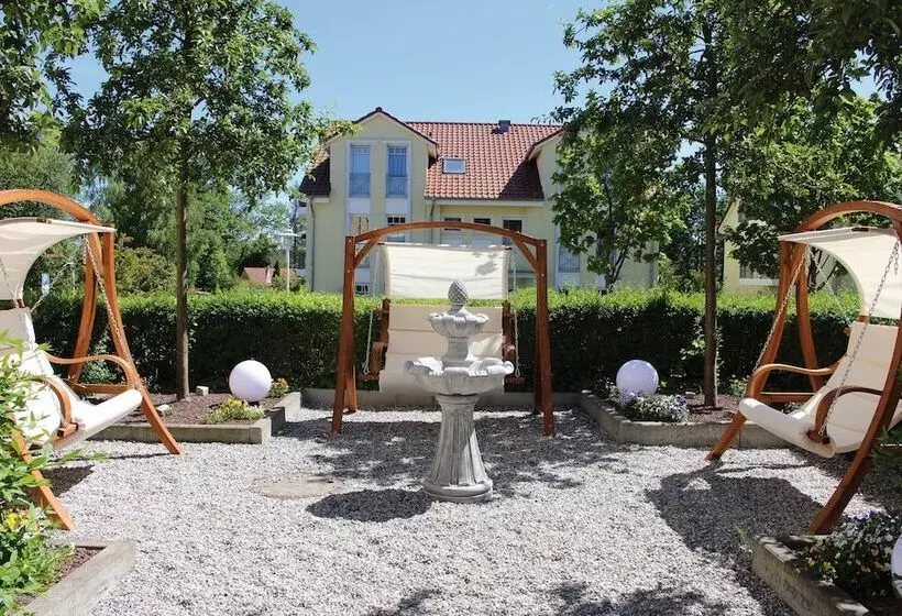 Hotelli Zur Post  Ein Rovell