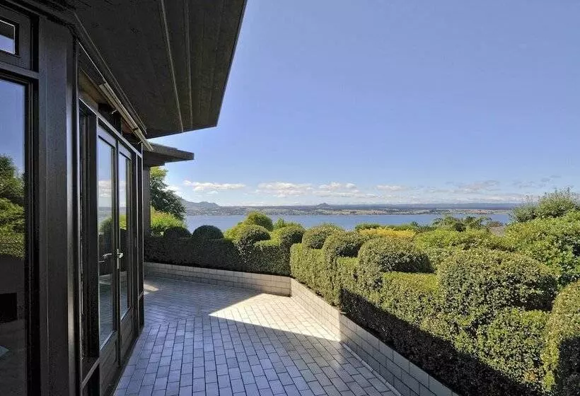 호텔 Lake Taupo Lodge